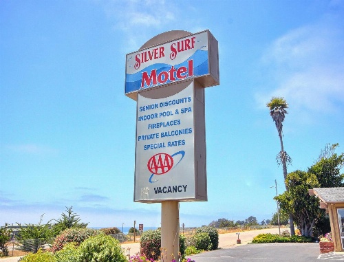 Silver Surf Motel image 2