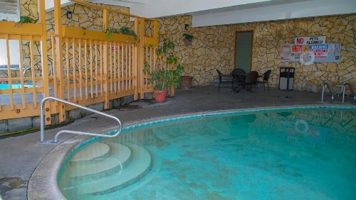 Silver Surf Motel image 22